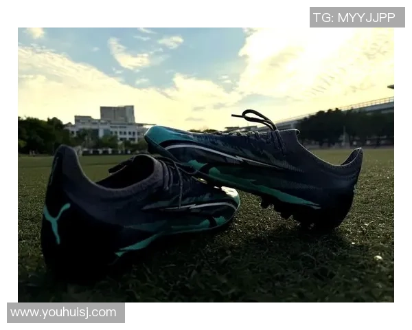 球星推荐的足球鞋选购指南 哪款更适合你的需求与风格